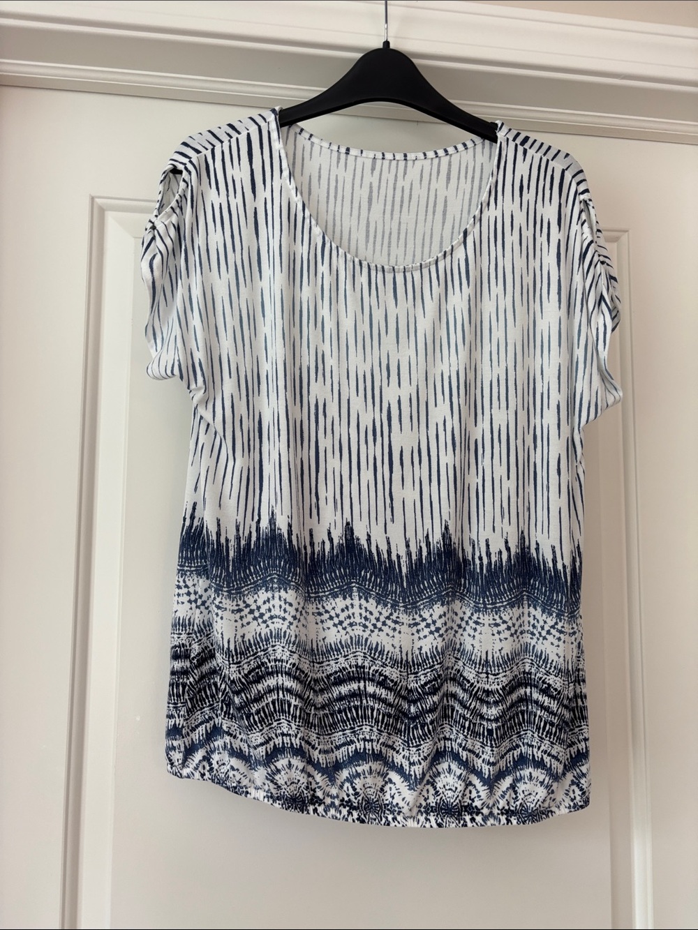 Women's Navy and White Short Sleeve Cold Shoulder Patterned Top